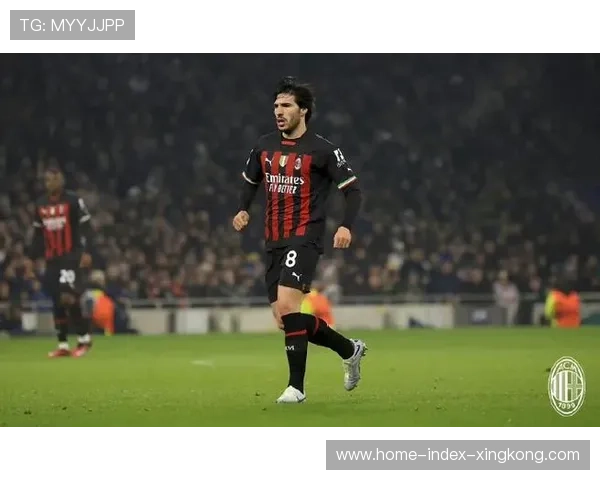 AC米兰托纳利远射洞穿网窝：一记穿透的瞬间与持久的训练